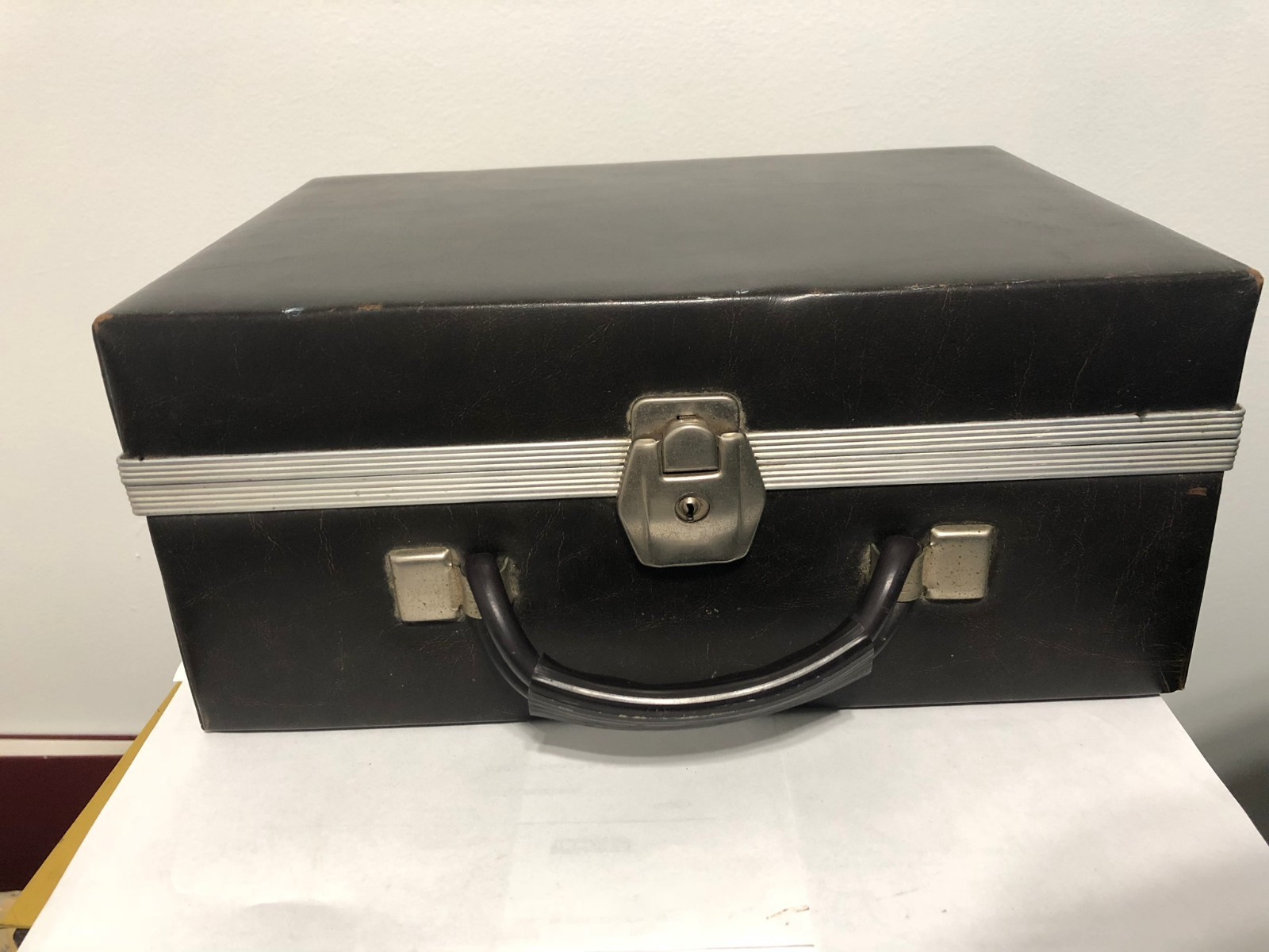 24 Vintage 8 Track Tapes in Carrying Case Pop Country Head Cleaner