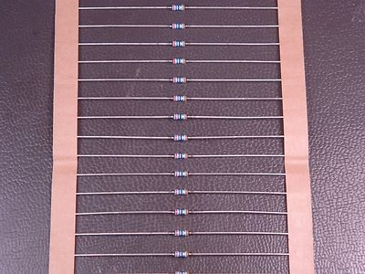 Lot of 25 MBA02040C2708FC100 Vishay Thin Film Resistor 2.7 Ohm 400mW 2/5W 1% NOS