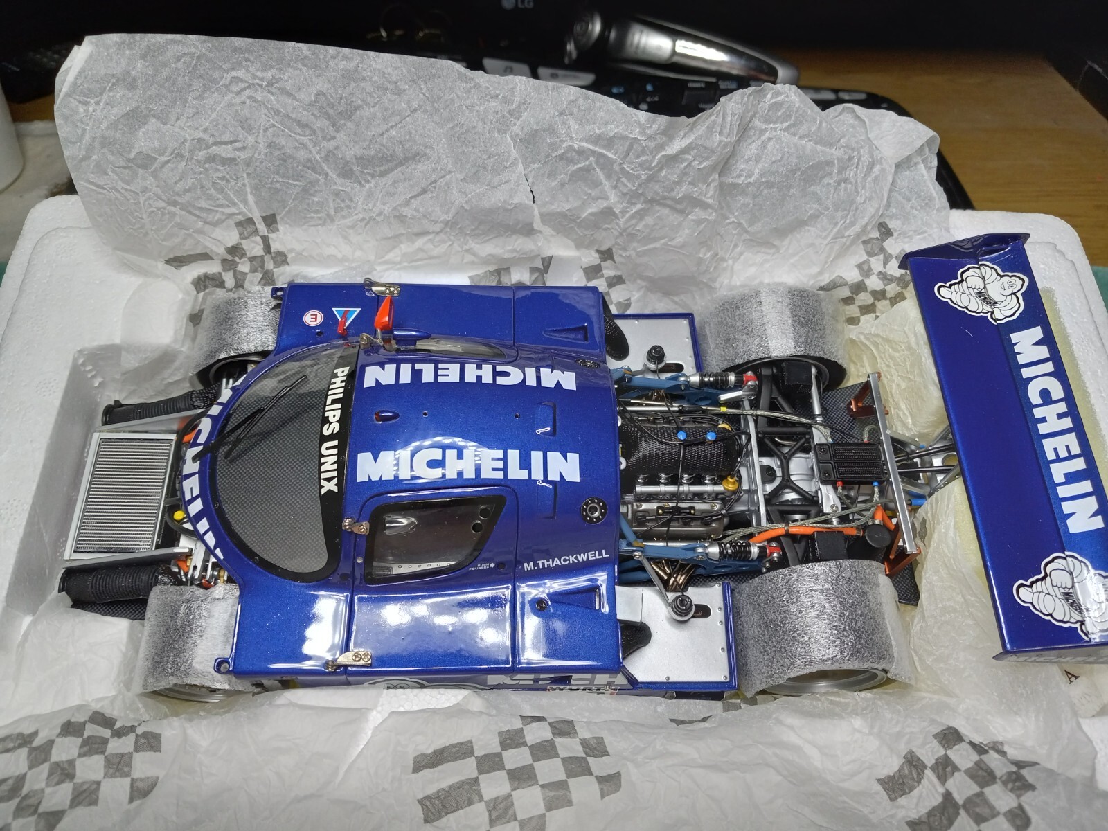 希少品 Exoto エグゾト 1/18 Sauber-Mercedes c9