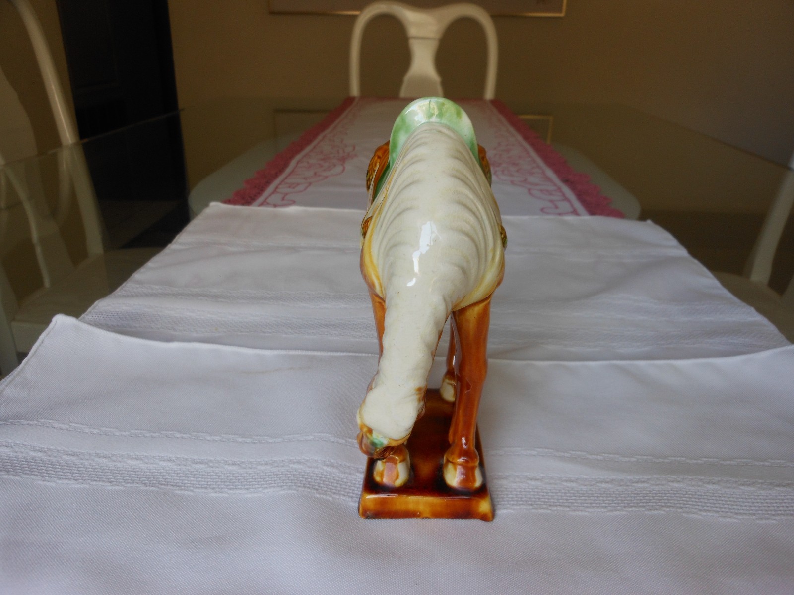 Bowing Pose Chinese Dynasty War Horse Porcelain Figurine 5 3/4