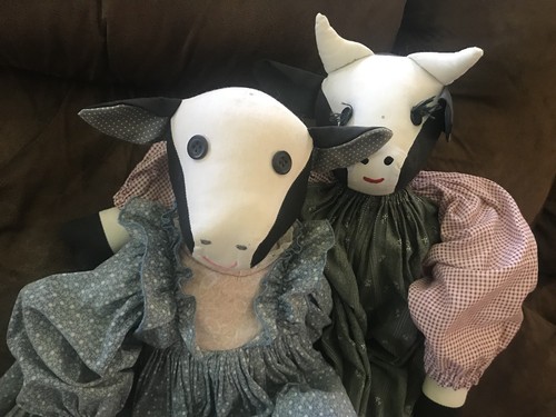 Country Cows Farmhouse Handmade Crafts Vintage Set If 2