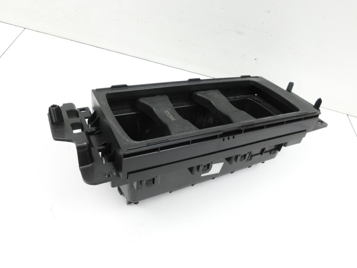 Ford Focus III 3 14-18 Kombi Becherhalter Getränkehalter Ford Focus III 3 14-18 30.09.2016 F1EB-R13560-BF3JA6 gebraucht Vorschau 3