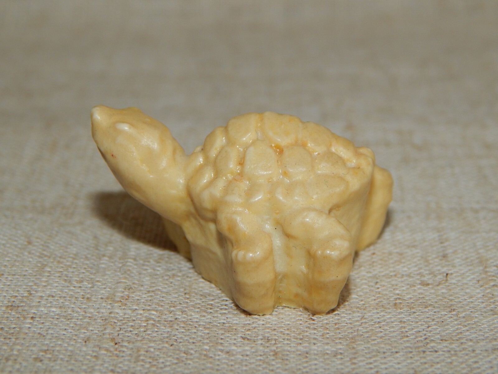 Vintage Lot of 3 Cream Colored ?Resin? Carved Animal Figurines Miniatures