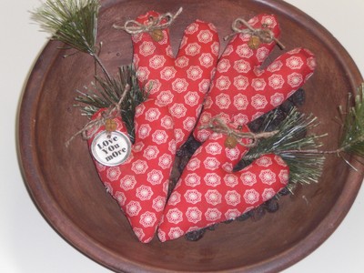 4 Primitive Red Valentine LOVE YOU MORE Hearts Bowl Fillers Ornies Ornaments