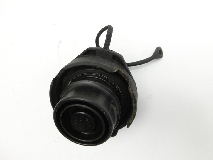 Audi A3 8P 08-10 Tankdeckel Verschluss Tankverschluss Audi A3 8P 08-10 27.04.2009 8P0201550C gebraucht Vorschau 4