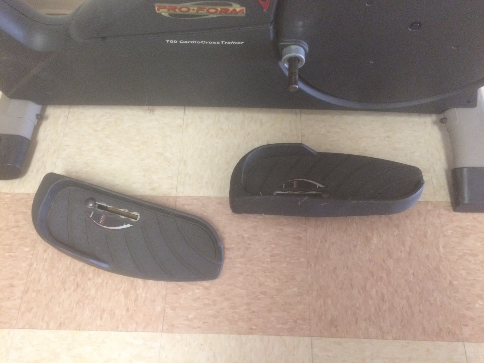 ProForm 700 CardioCrossTrainer elliptical - PARTING OUT, read description!