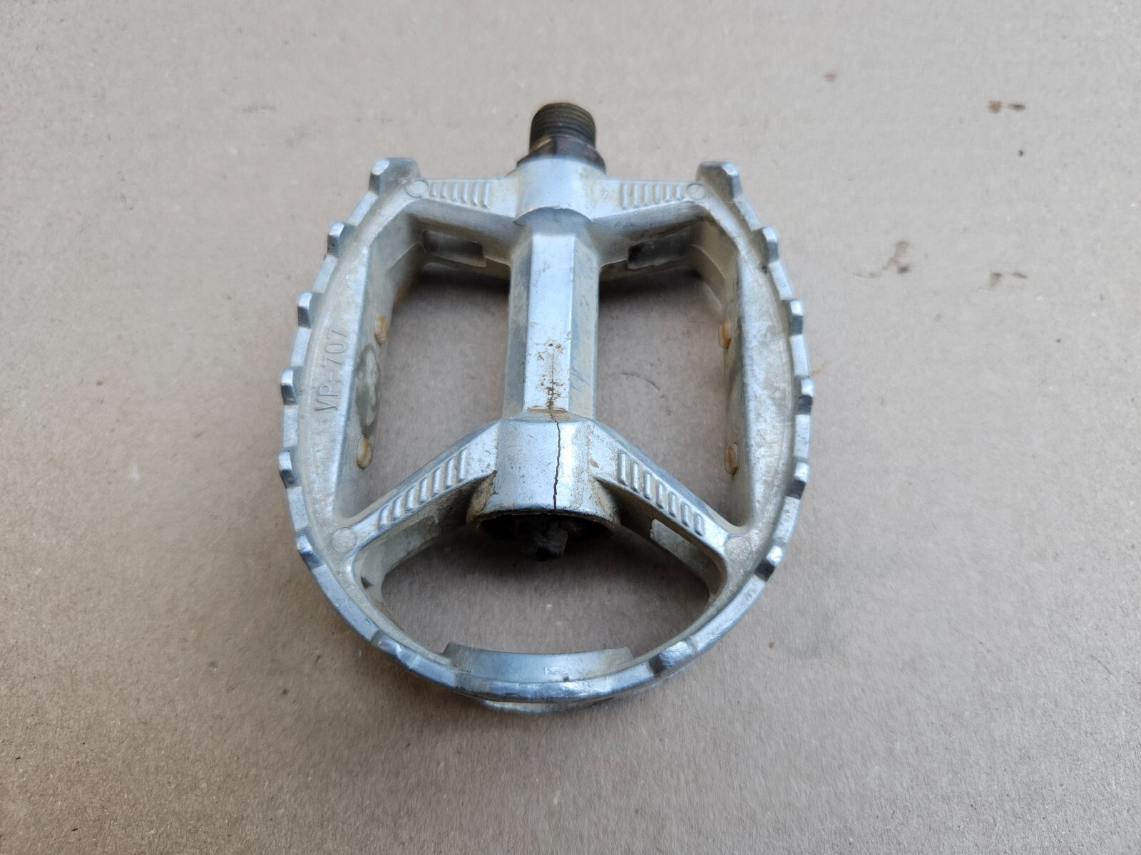 Vintage Old School Victor VP-707 Platform Pedal 9/16