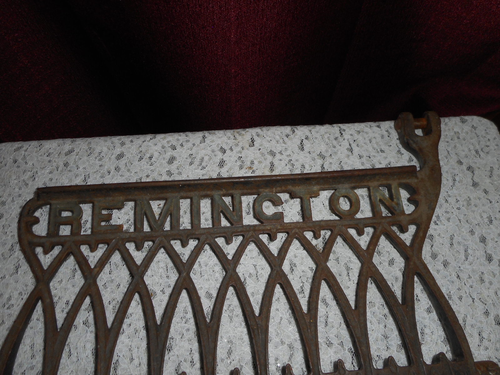 ANTIQUE VINTAGE RARE REMINGTON ILION NY CAST IRON TREADLE FOOT PEDAL WITH ROD