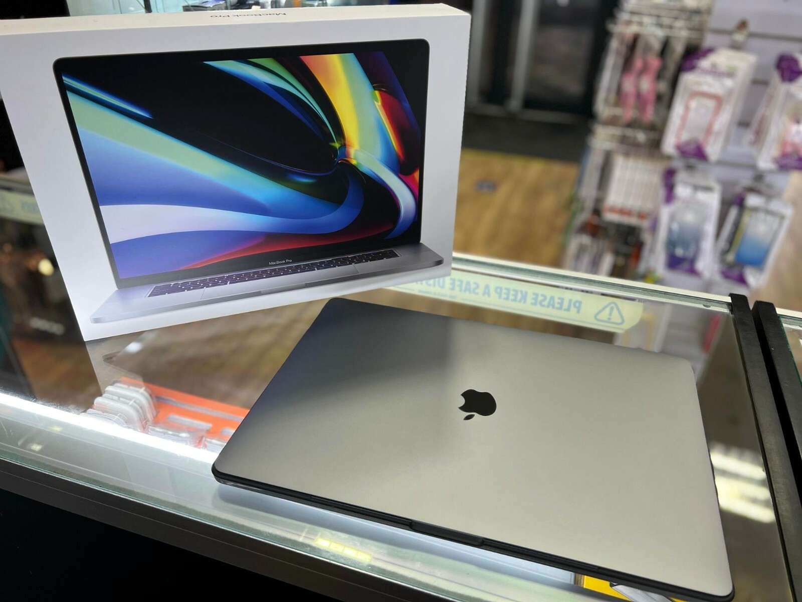 B*H様 Apple MacBook Pro 16インチ スペースグレー 16インチMacBook Pro [整備済製品] 12コアCPUと38コアGPUを搭載