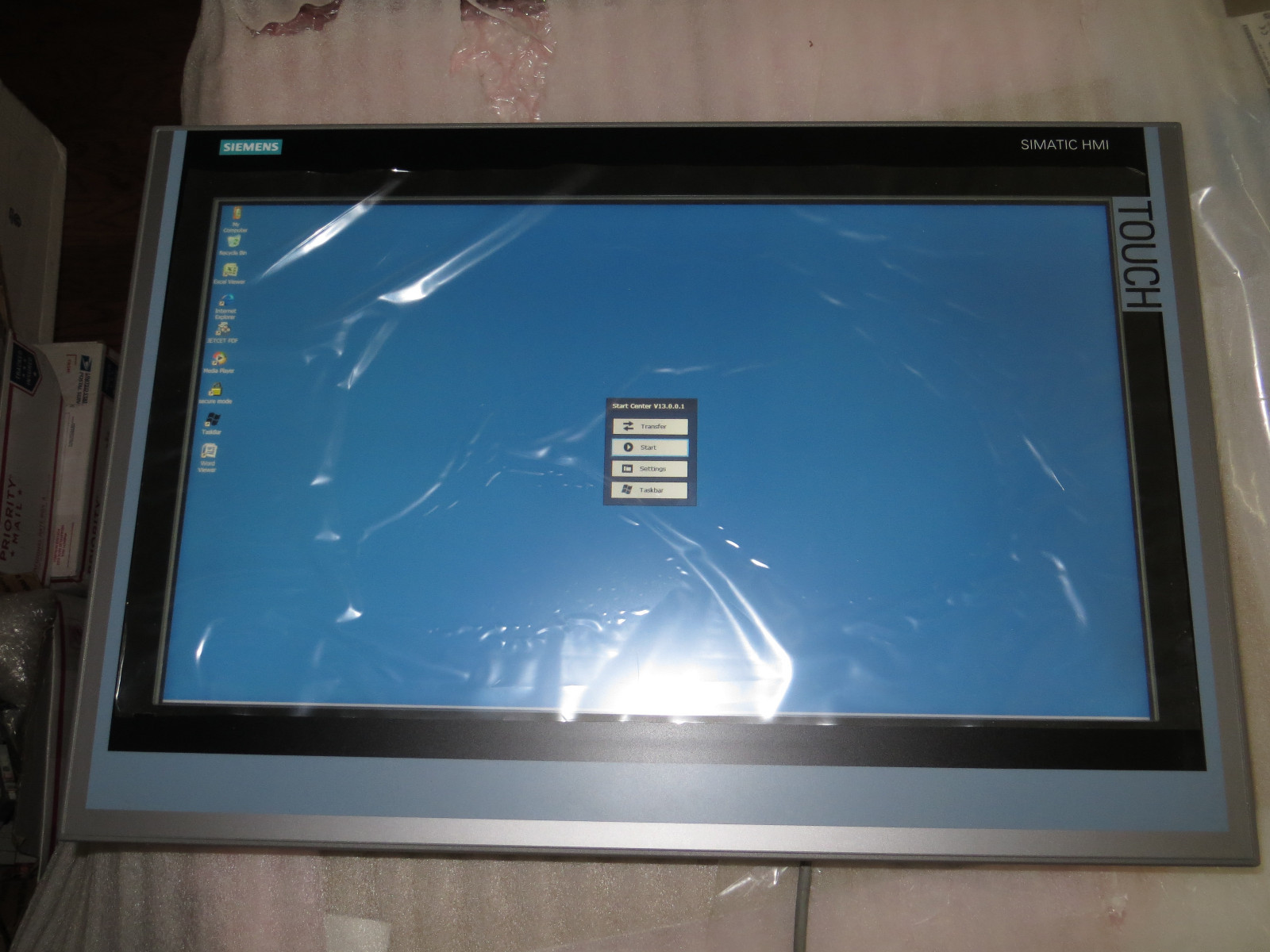 Siemens 6AV2 124-0XC02-0AX0 HMI TP 2200 Comfort Touch HMI, 2015 New in open box