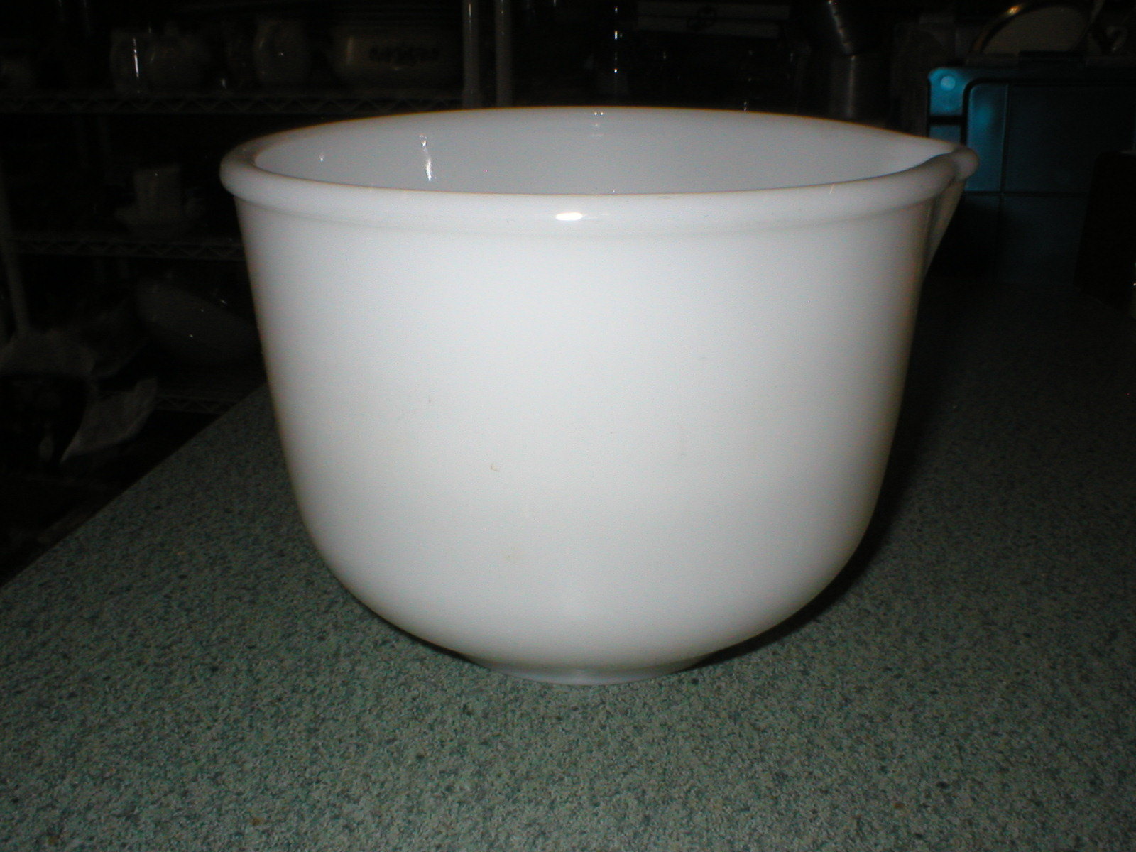 VTG Sunbeam Fire King Mixing Bowl Spout White Milk Glass 6 5/8