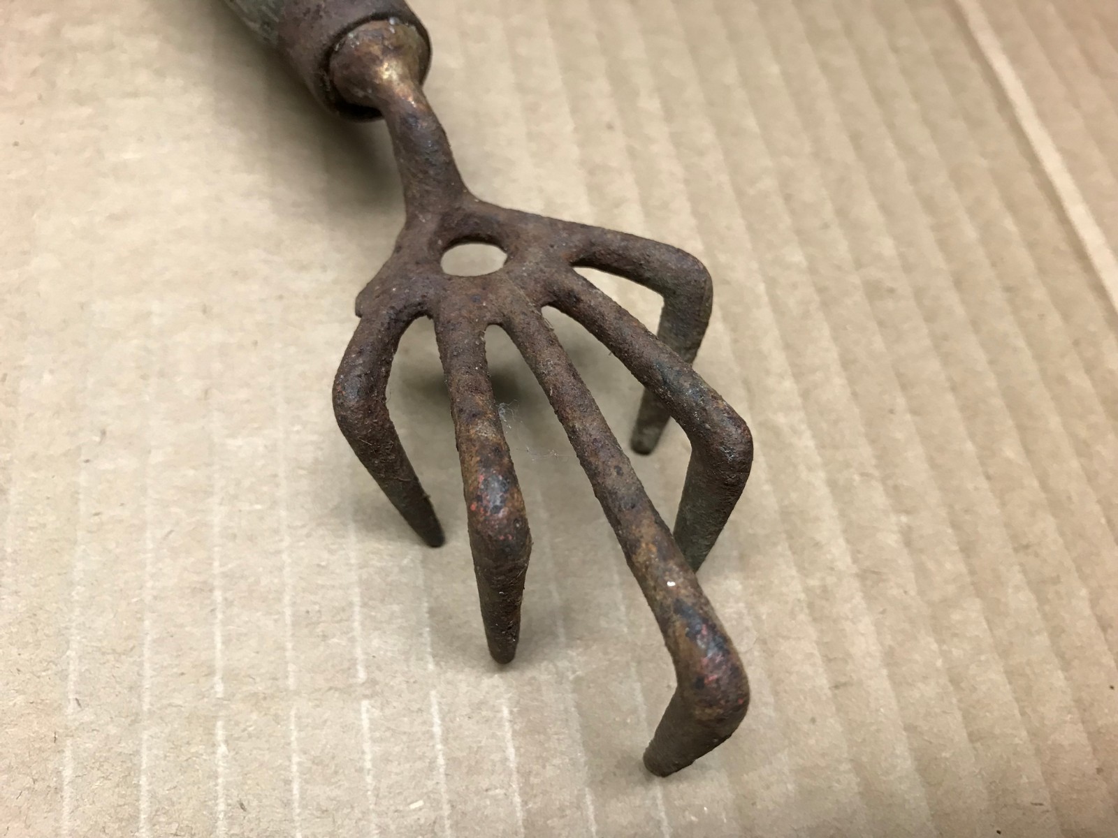 Vintage Cast Iron Garden 5 Tine Hand Cultivator Claw Tool  Wood Handle