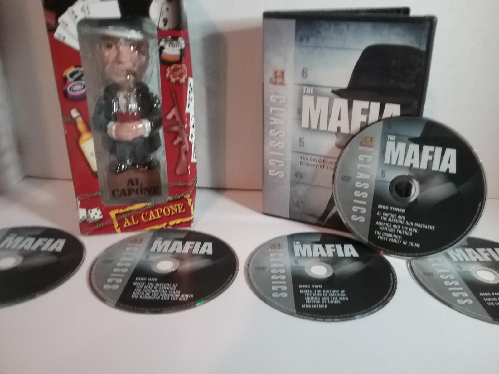 Scarface Al Capone Bobble Head with The History Channels The Mafia 5 Disc      K