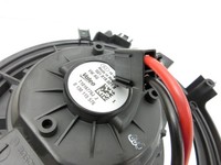 Audi A3 8V 12-16 Gebläsemotor Lüftermotor Heizungsgebläse Audi A3 8V 12-16 17.06.2014 5Q1819021B 0130115576 gebraucht Vorschau 3