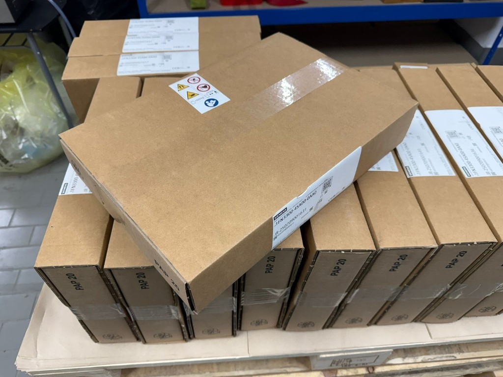 Siemens 1FN3300-4SA00-0AA0 Simotics Linear Motor Secondary Section — 3