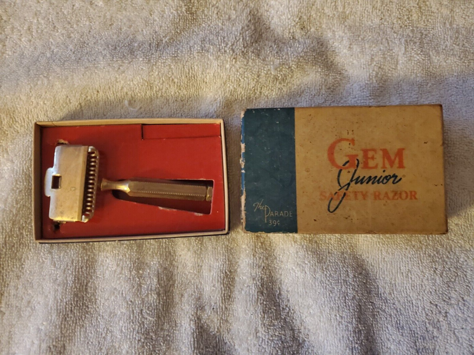 The Parade Shovel Head2 Piece Gold Toned In Original Box