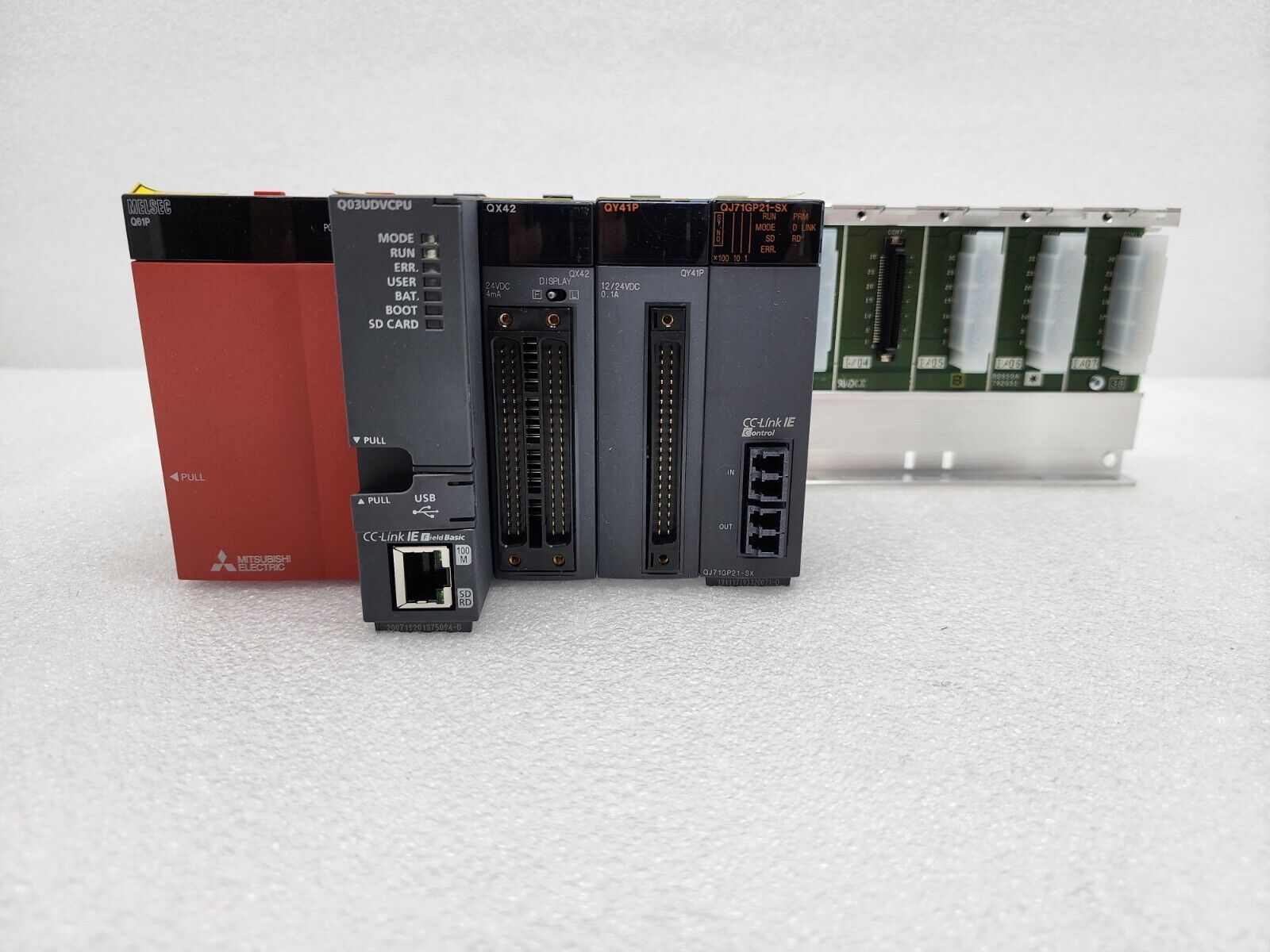 Mitsubishi MELSEC-Q series PLC Q61P,Q03UDVCPU,QX42,QY41P Mitsubishi MELSEC-Q series PLC Q61P,Q03UDVCPU,QX42,QY41P
