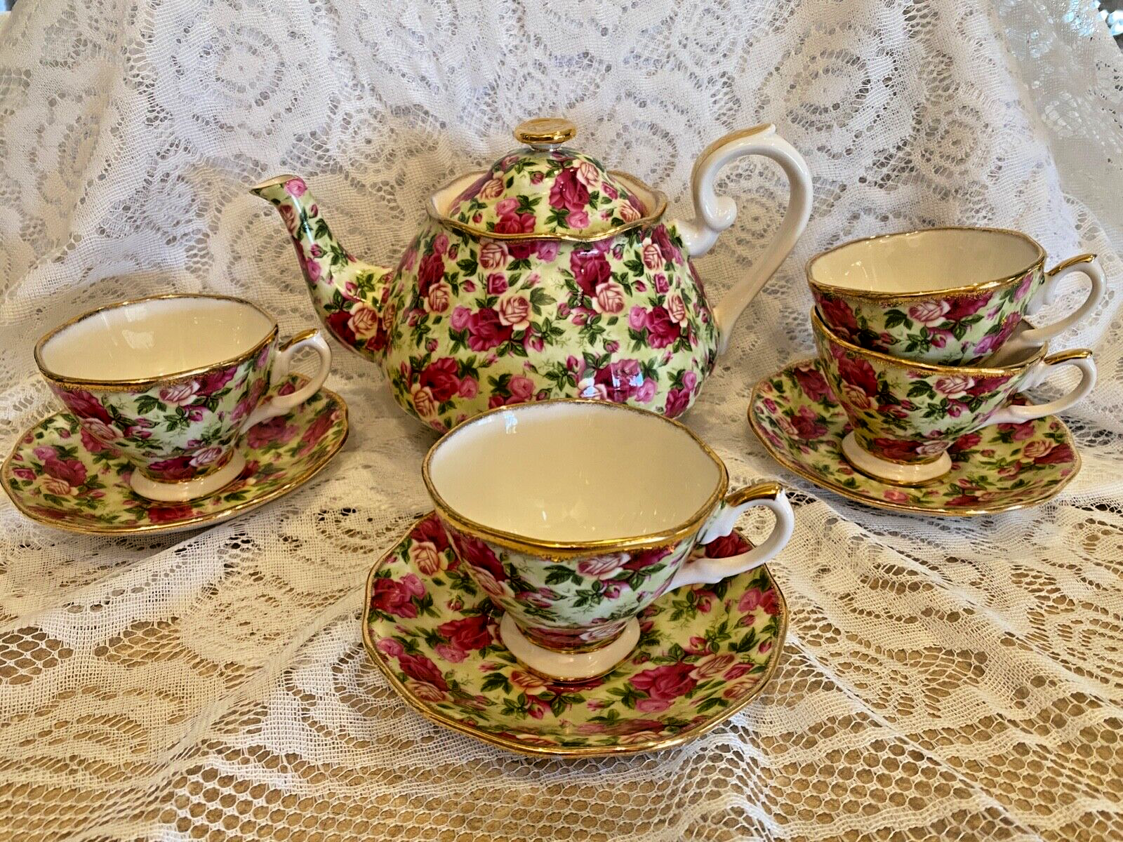   Old Country Roses ボウル 4個 Royal Albert Old Country Roses Bowl, Set of 4 | Royal Albert