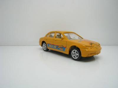 JAGUAR S TYPE RACE CAR WELLY NO 52035 CHINA 75 MM LONG 50