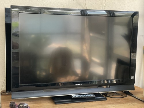SONY BRAVIA KDL-40S4100 40" 1080p HD LCD TV - INCLUDE STAND AND REMOTE