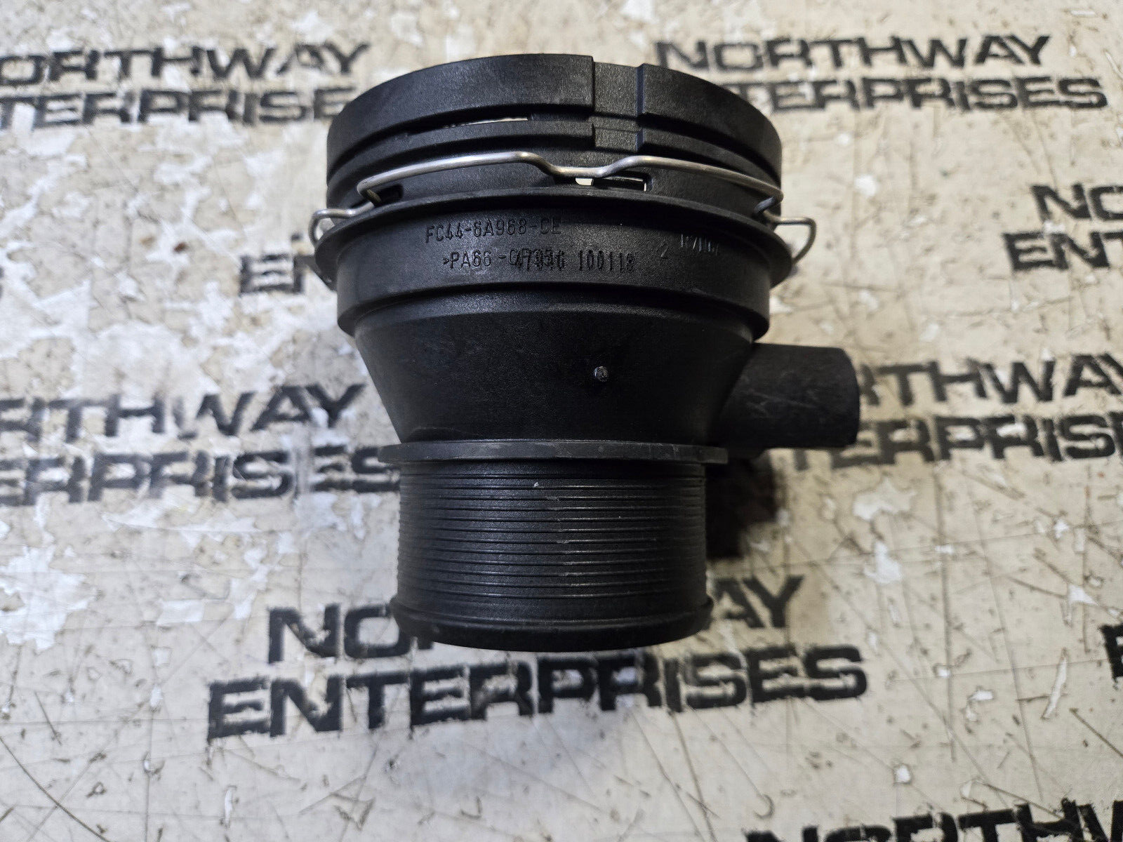 2017-2019 FORD F250 SD 6.7L DIESEL THROTTLE BODY AIR INLWT TUBE FC44-6A968-CE - Picture 1 of 6