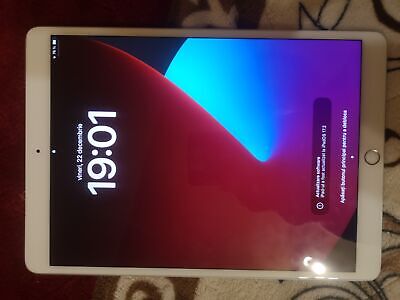 Apple iPad Air 3rd Generation Wi-Fi, 10.5in - Gray Silver Apple iPad Air 3rd Generation Wi-Fi, 10.5in - Gray Silver