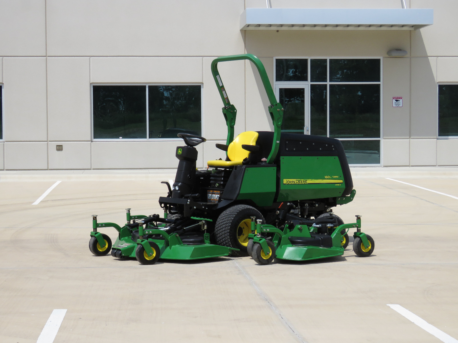 John Deere 1600 Series II Wide Area Mower, ONLY 500 HOURS! Diesel, 4WD