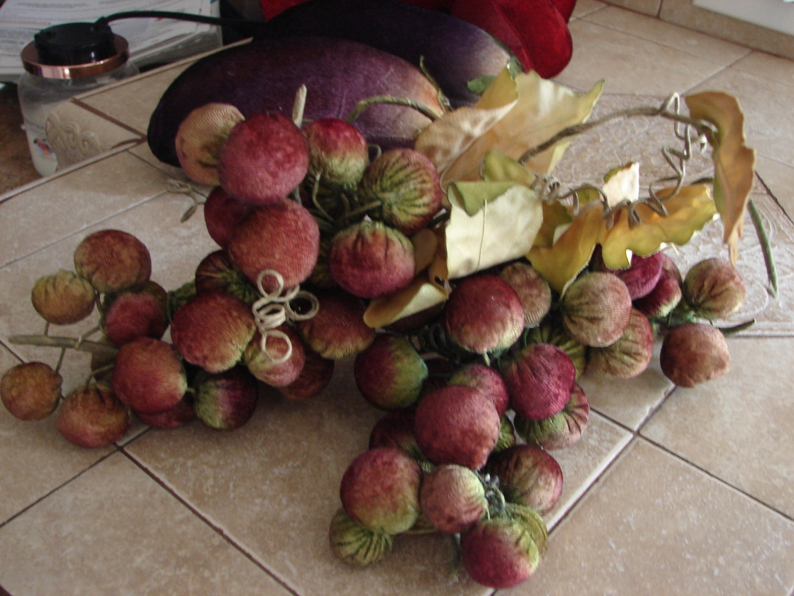 VINTAGE LOT OF VELVET HANDMADE FRUIT GRAPES,EGGPLANT,APPLES DECORATIVE