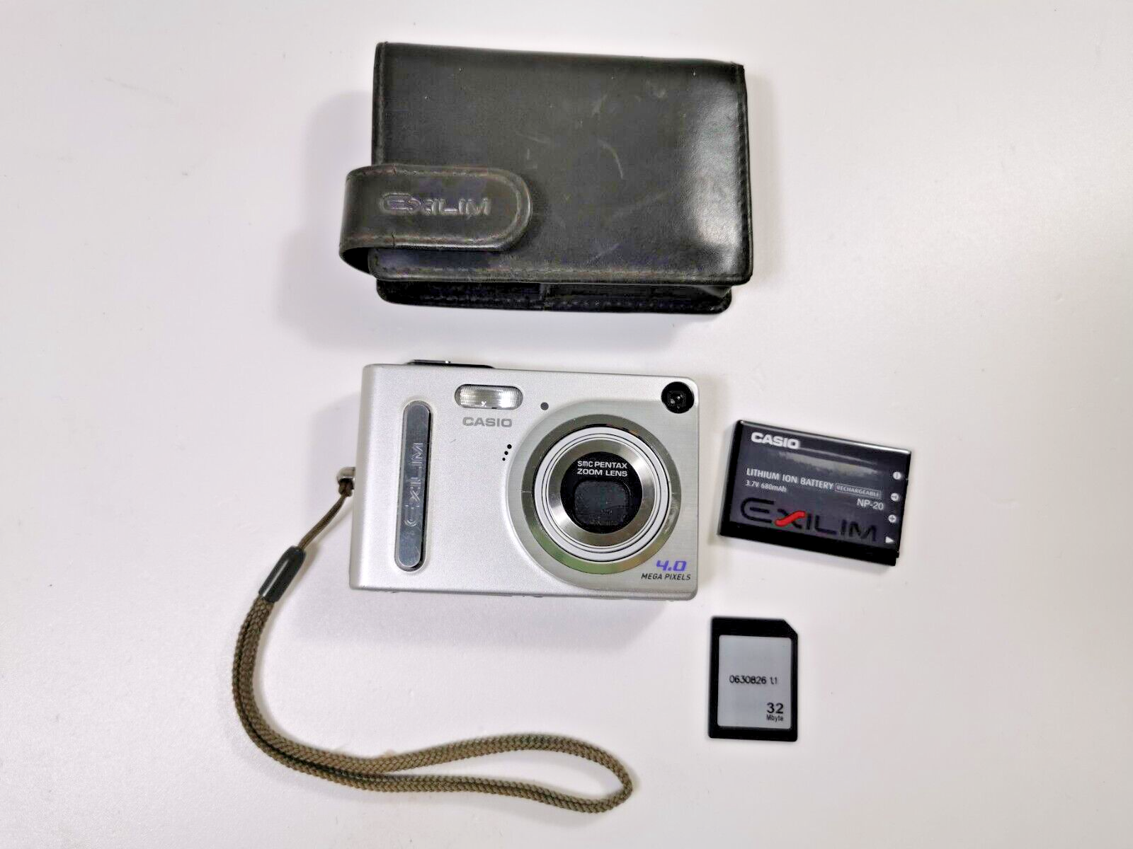 CASIO EXILIM EX-Z4 SILVER【動作品・転送特典無料あり】 CASIO EXILIM EX-Z4 SILVER【動作品・転送特典無料あり】 - メルカリ