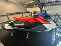 2025 Sea-Doo Spark Trixx 3UP 90 iBR – White / Dragon Red – £10,999