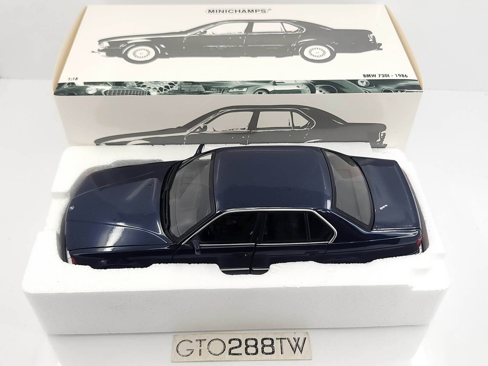 Minichamps 1:18 BMW 730i Sedan(E32) 1986 - Blue Metallic(7er