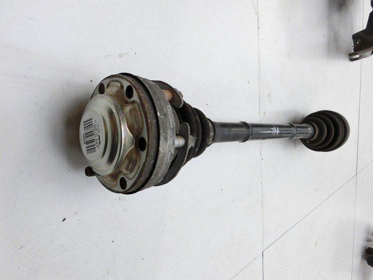 BMW X1 E84 LCI 12-15  2,0d 160KW 4WD Antriebswelle Gelenkwelle Hinten Links BMW X1 E84 LCI 12-15 29.10.2012 7605485... Vorschau 2