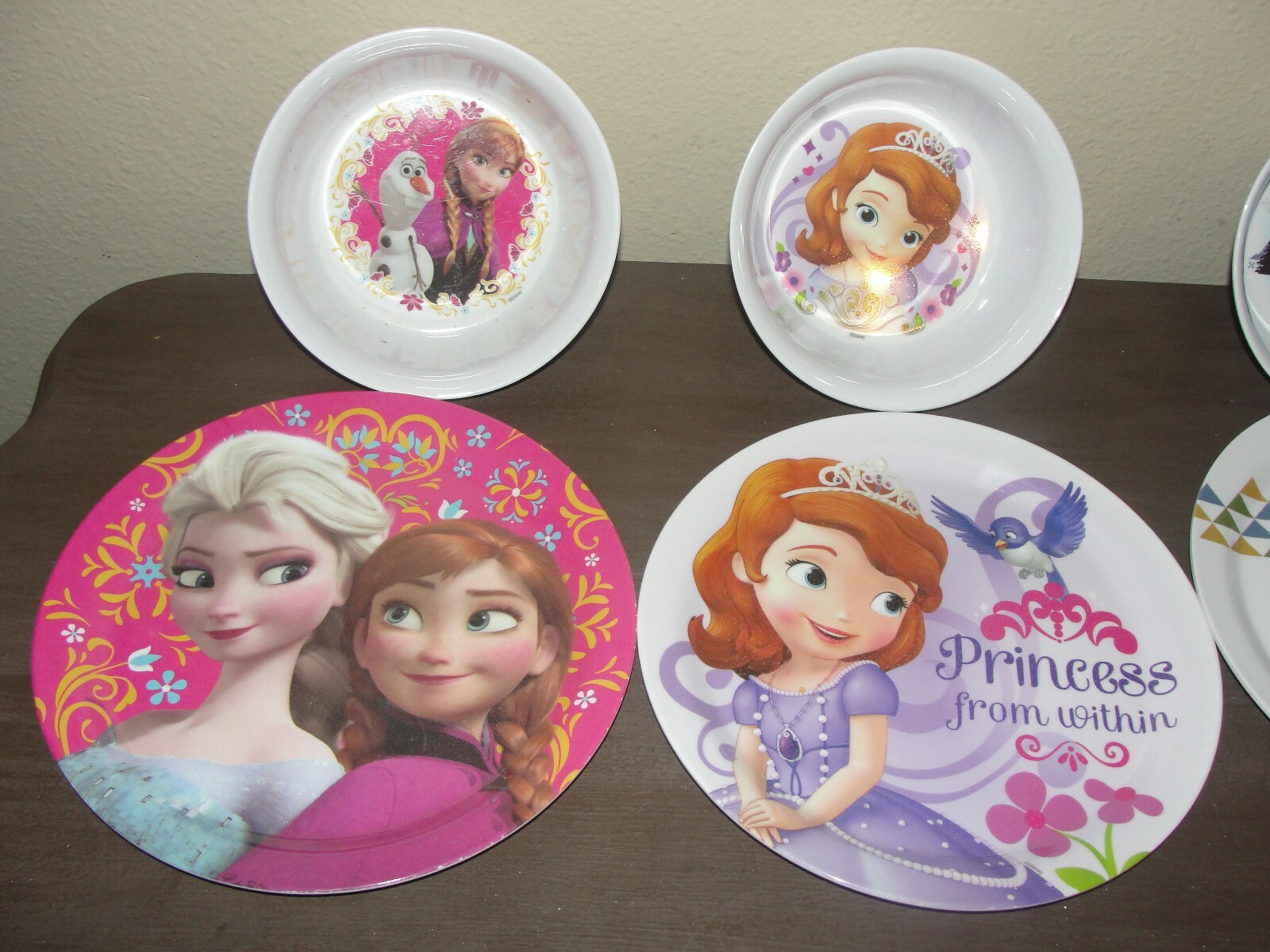 4 sets DISNEY PRINCESS FROZEN Pink  Melamine Plates Bowls Zak! Designs