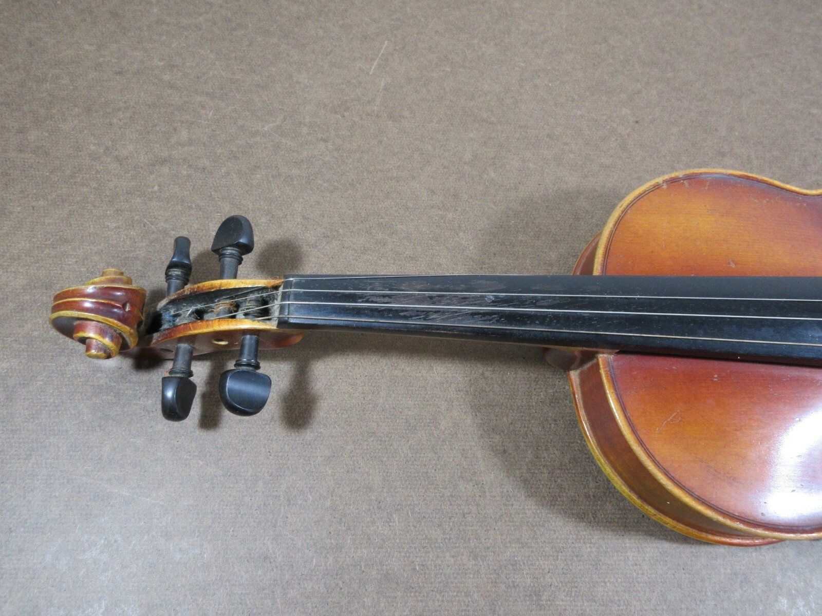 d56/ Vintage German Violin in case for Restoration