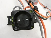 Ford Kuga II 13-16 2,0 132KW 230V Steckdose 150W mit Kabel Ford Kuga II 13-16 12.08.2016 CJ5T-19N236-BC gebraucht Vorschau 2