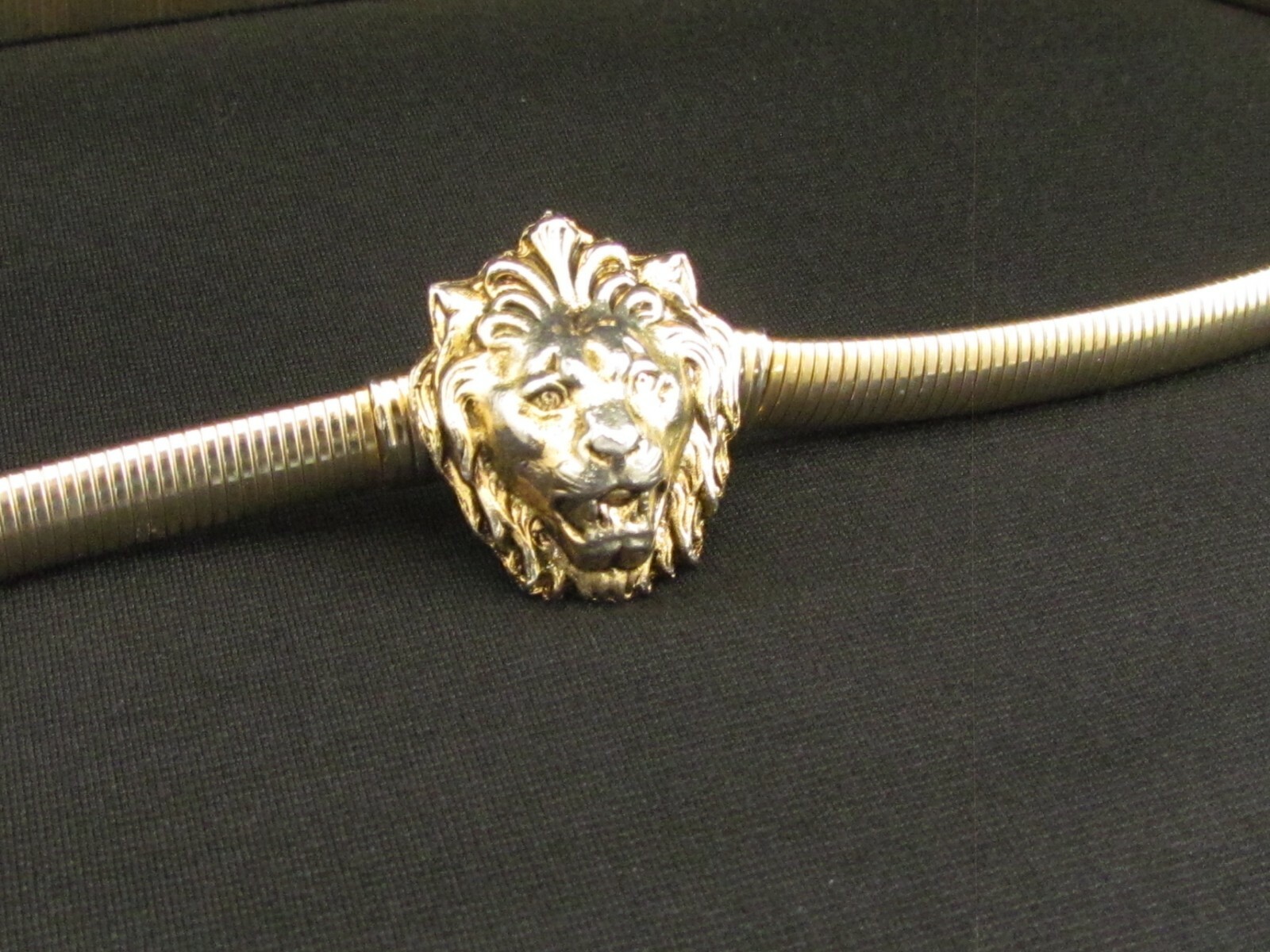 VINTAGE Anne Klein Signed Serpentine Belt Gold Tone, Stretch, Lion Head Buckle