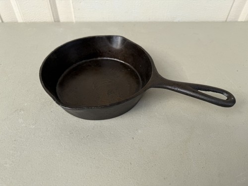 Vtg Wapak Indian Head # 4 Cast Iron Skillet Heat Ring Hollow Ware REPRODUCTION