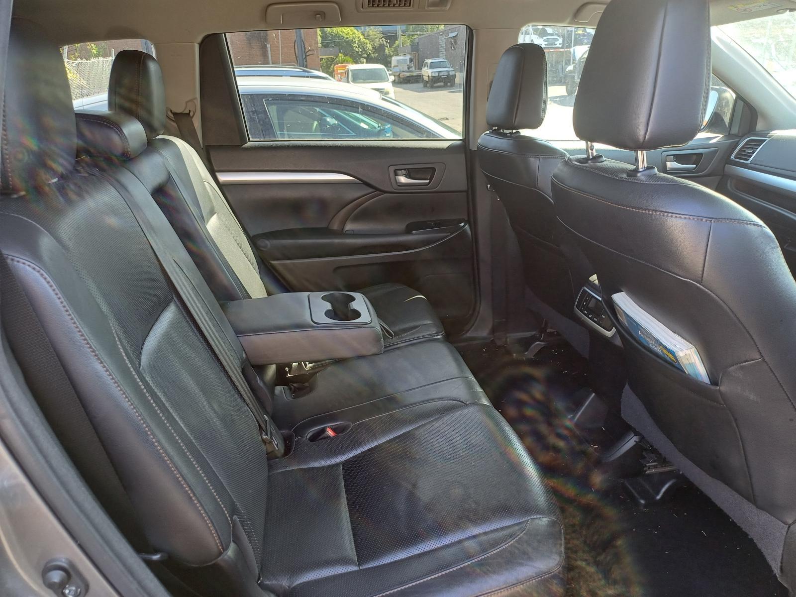 TOYOTA KLUGER GSU50/GSU55 12/2013-02/2021 TAILGATE GLASS GX/GXL - thumbnail 11