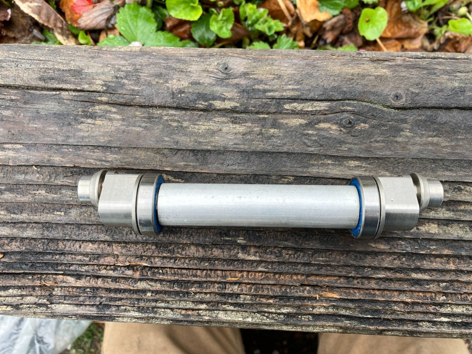 New White Industries 135mm Eccentric Axle for ENO