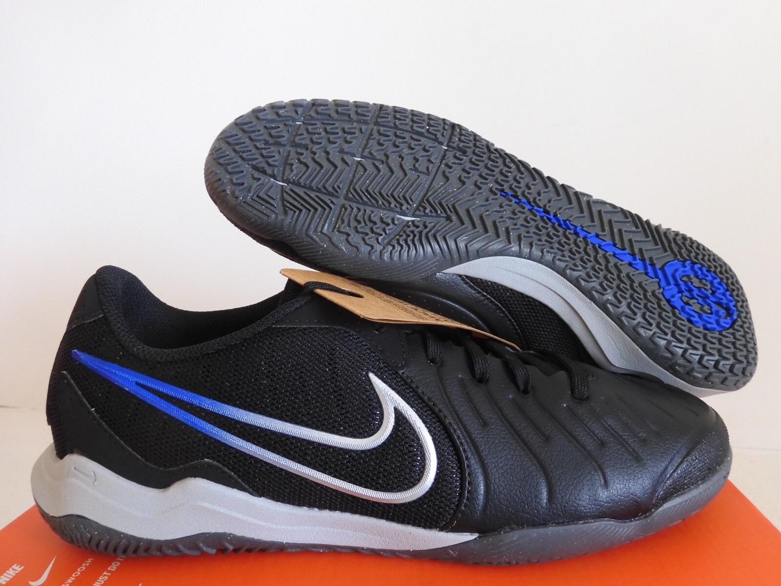 シューズ NIKE Tiempo Legend 10 Academy IC 27cm NIKE TIEMPO LEGEND 10 ACADEMY IC