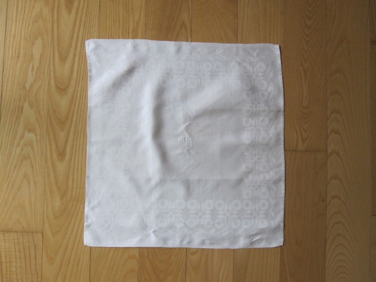 FINE VINTAGE ANTIQUE  IVORY LINEN DOUBLE DAMASK TABLECLOTH & 4 NAPKINS MONO EGB