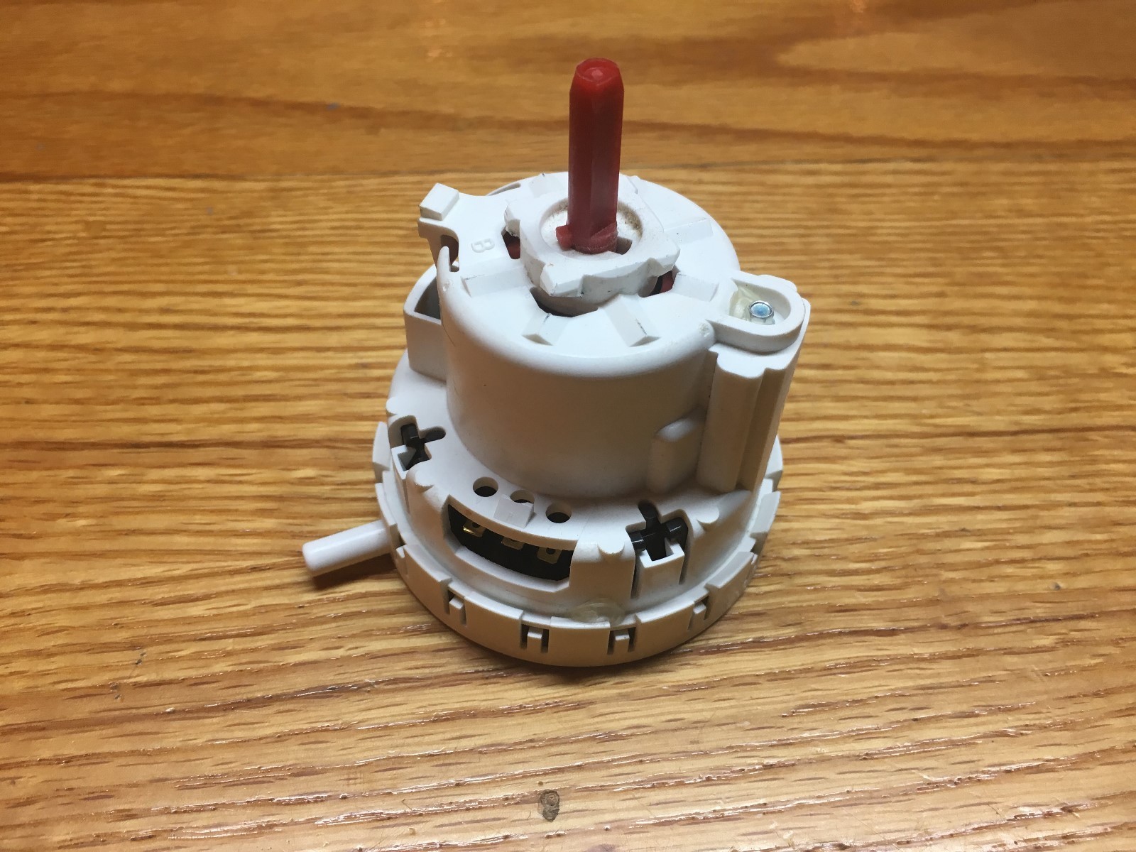 OEM Whirlpool Kenmore Roper Estate Water Level Switch W10337780 3366847