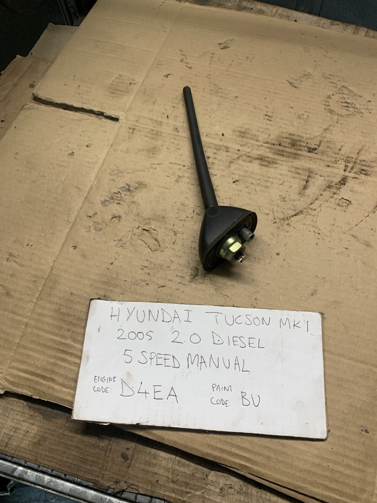 Hyundai Tucson Mk1 2005 2.0 Diesel D4EA Aerial Roof Antenna