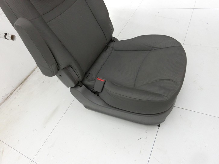 Ssangyong Rodius II 13-19 Sitz Links Hinten mittlere Reihe Ssangyong Rodius II 13-19 02.10.2014 gebraucht Bild 3
