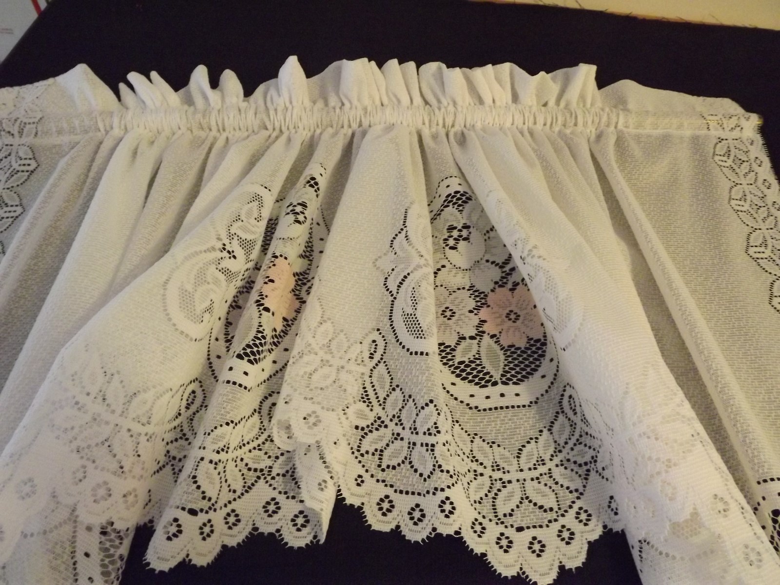 NEW WHITE LACE 1 PC SWAG CURTAIN PASTEL FLOWERS IN A CAMEO 70WX34L 15