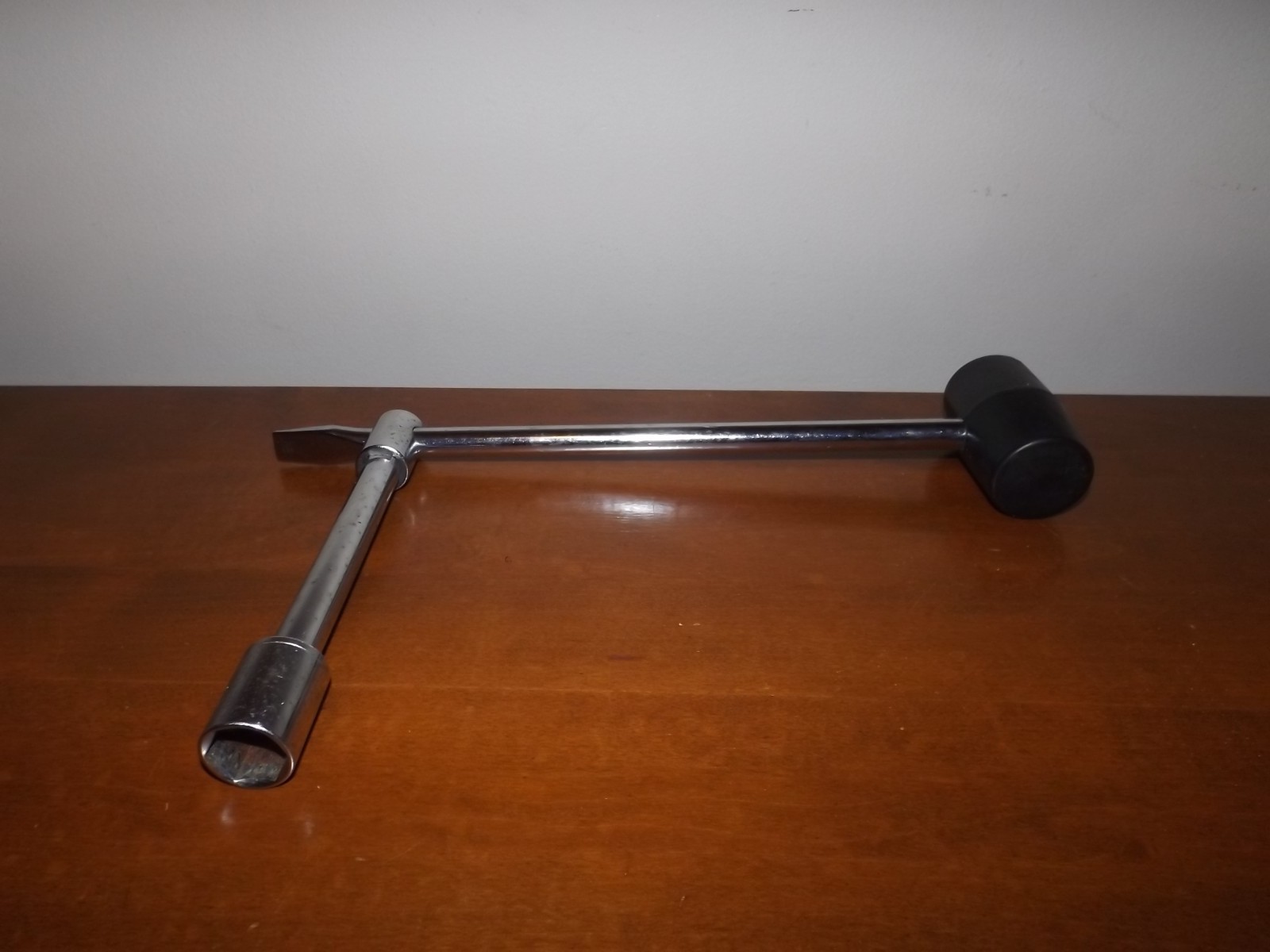 14 Inch Pry Bar Steel Tire Tool Rubber Hammer and Flat End Socket 1/2