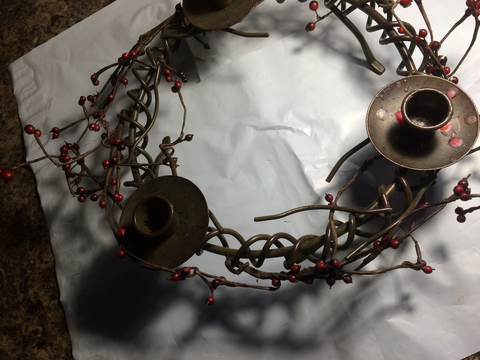 Vintage Round Metal Candle Holder Centerpiece with Red Berry Vine
