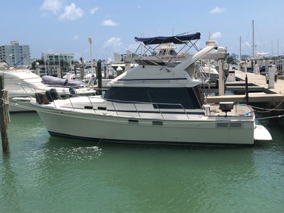 1988 Bayliner 3218 Motor Yacht