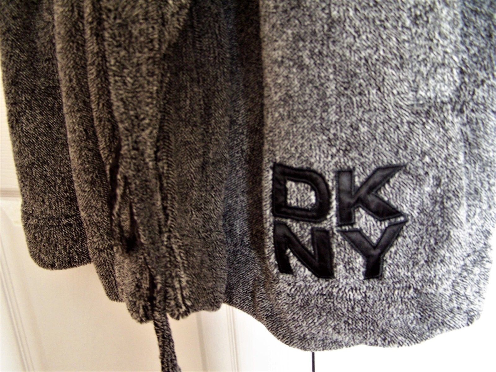 DKNY Unisex Robe Gray Plush Knee Length Wrap Style Size Large