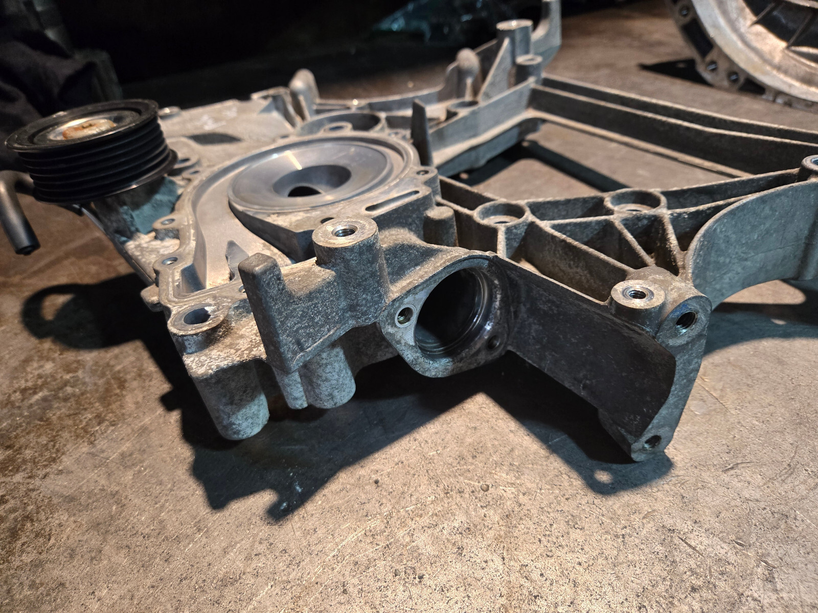 MERCEDES SPRINTER W906 2.1 DIESEL WATER PUMP BRACKET A6512011509 - Picture 8 of 12